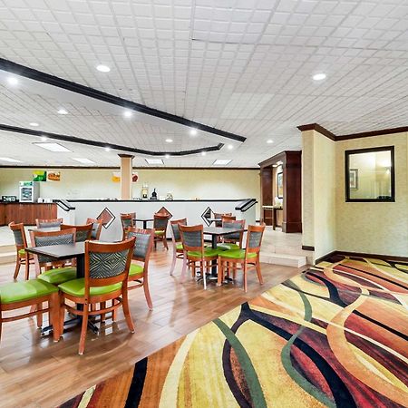 Quality Inn & Suites Florence Civic Center Екстер'єр фото
