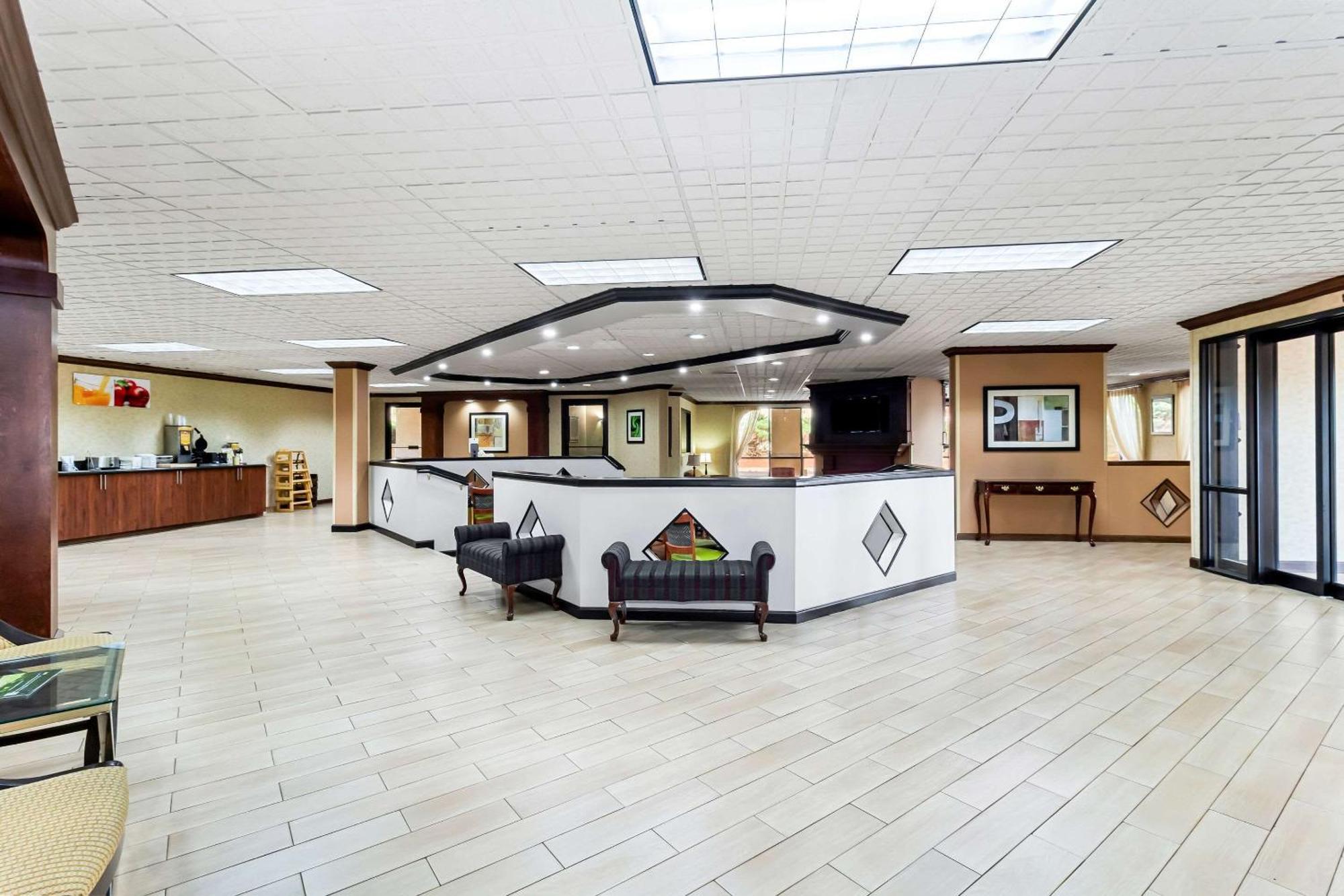Quality Inn & Suites Florence Civic Center Екстер'єр фото