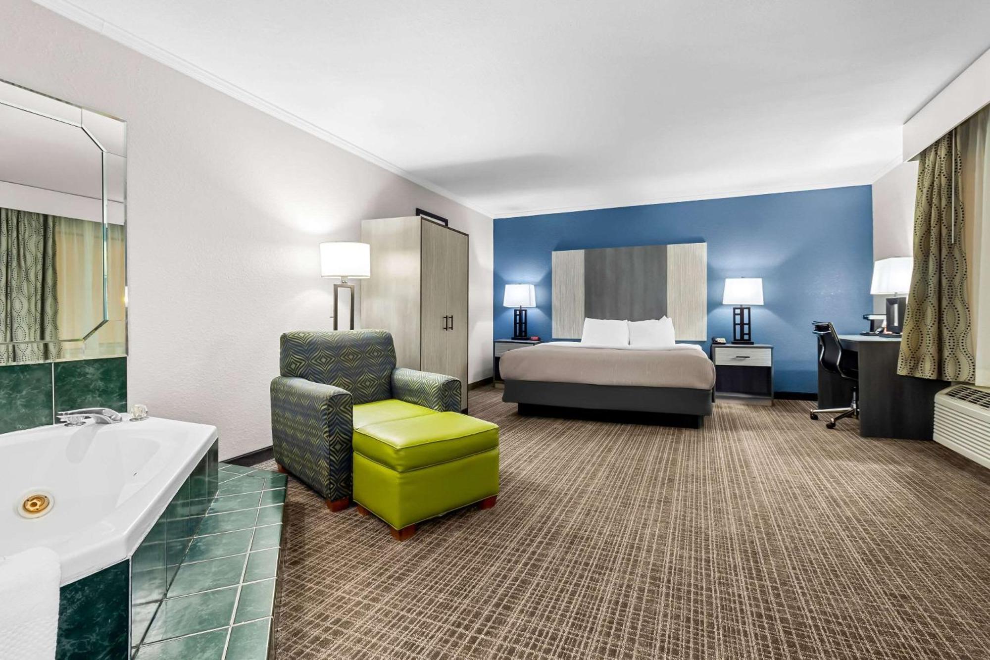 Quality Inn & Suites Florence Civic Center Екстер'єр фото